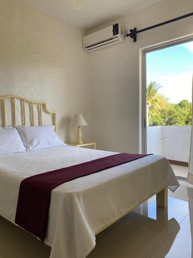 Manzanillo Pied A Terre Hotel Exterior photo